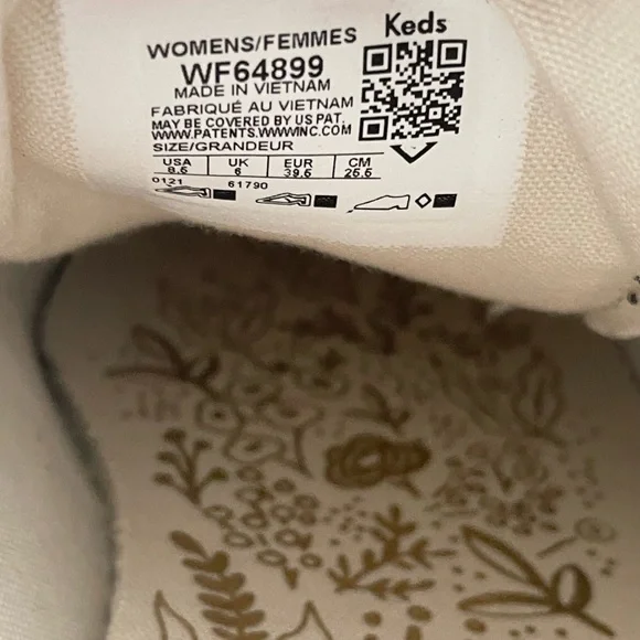 Keds Rifle Company Crew Kick Strawberry Embroidered Sneaker - Picture 9 of 11